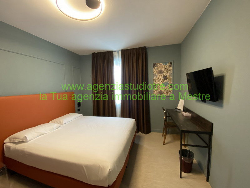 Immagine 34 di Hotel in vendita  in via Adige a Quarto D'altino