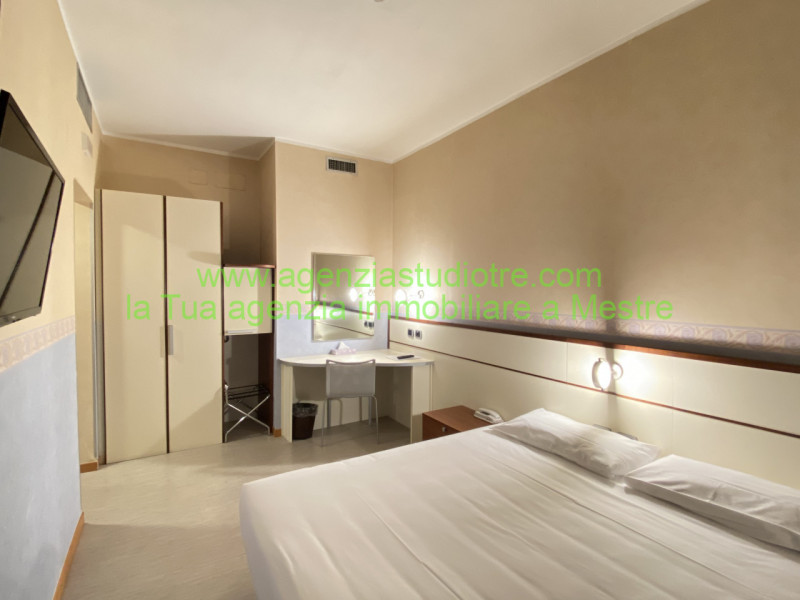Immagine 35 di Hotel in vendita  in via Adige a Quarto D'altino
