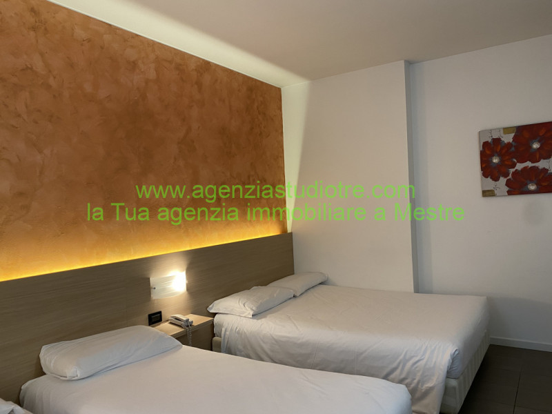 Immagine 37 di Hotel in vendita  in via Adige a Quarto D'altino