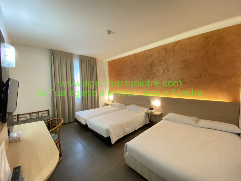Immagine 39 di Hotel in vendita  in via Adige a Quarto D'altino