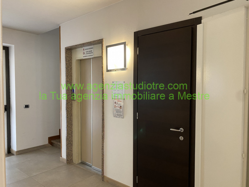 Immagine 40 di Hotel in vendita  in via Adige a Quarto D'altino