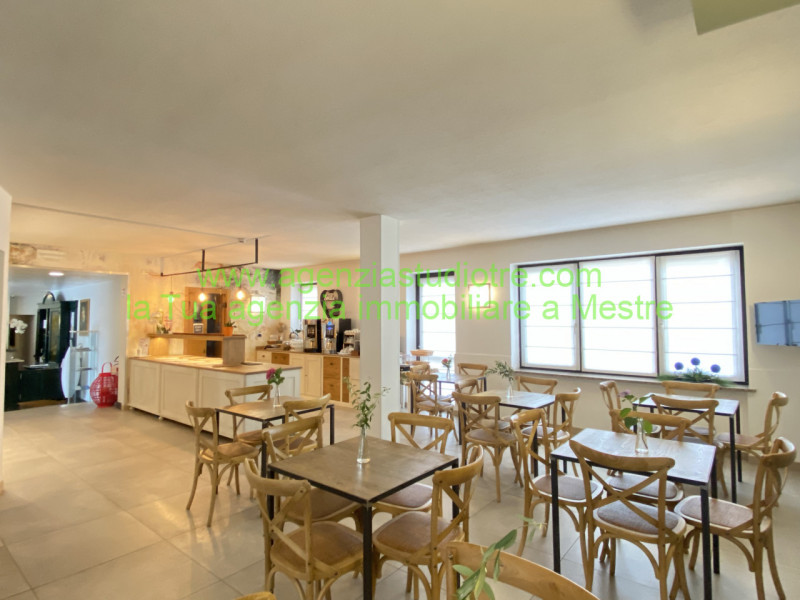 Immagine 41 di Hotel in vendita  in via Adige a Quarto D'altino