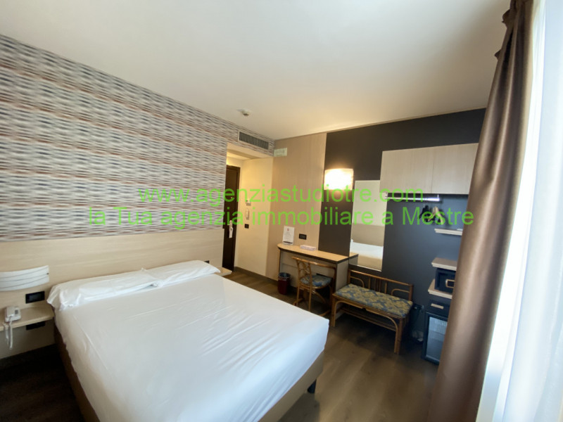 Immagine 42 di Hotel in vendita  in via Adige a Quarto D'altino