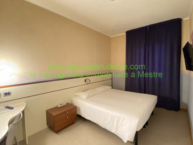 Immagine 43 di Hotel in vendita  in via Adige a Quarto D'altino