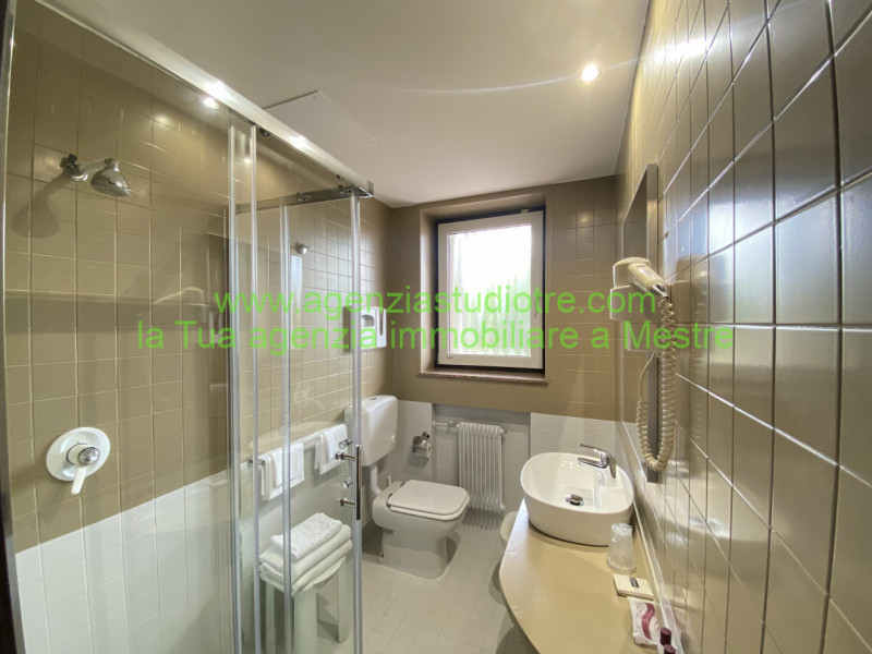 Immagine 44 di Hotel in vendita  in via Adige a Quarto D'altino
