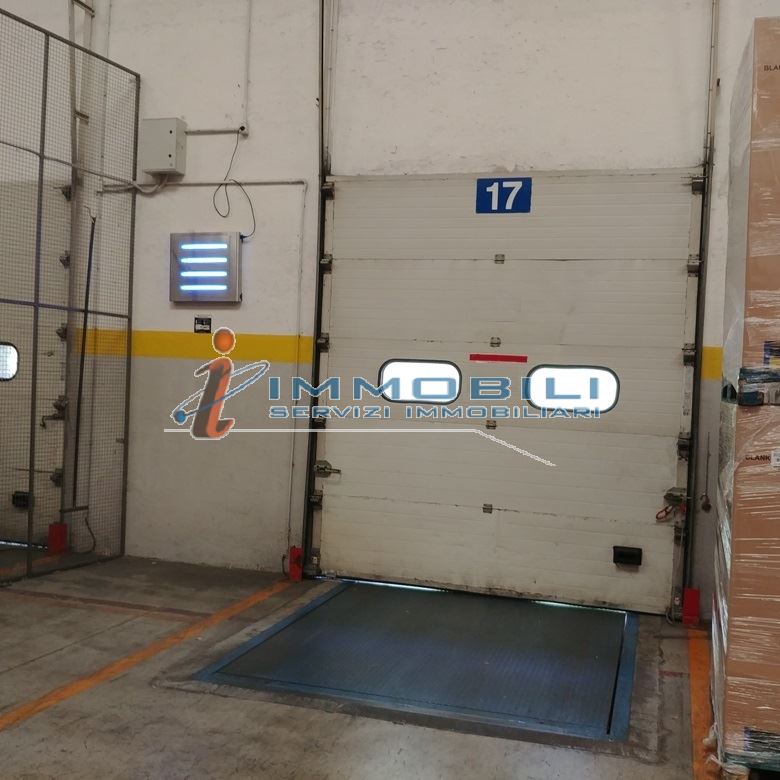 Immagine 7 di Magazzino in affitto  in VIA GRANDI A. a Settala