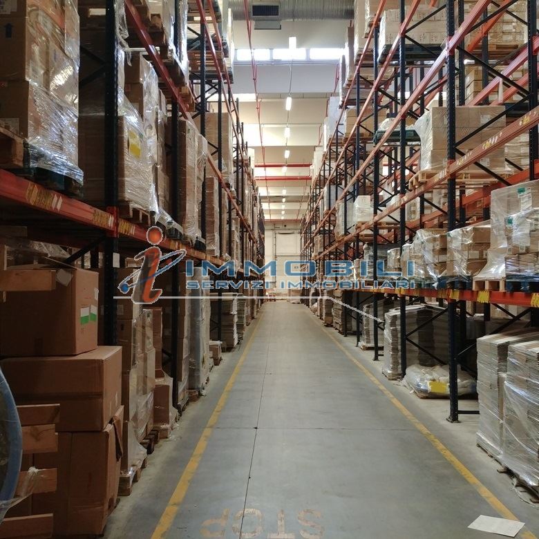 Immagine 17 di Magazzino in affitto  in VIA GRANDI A. a Settala