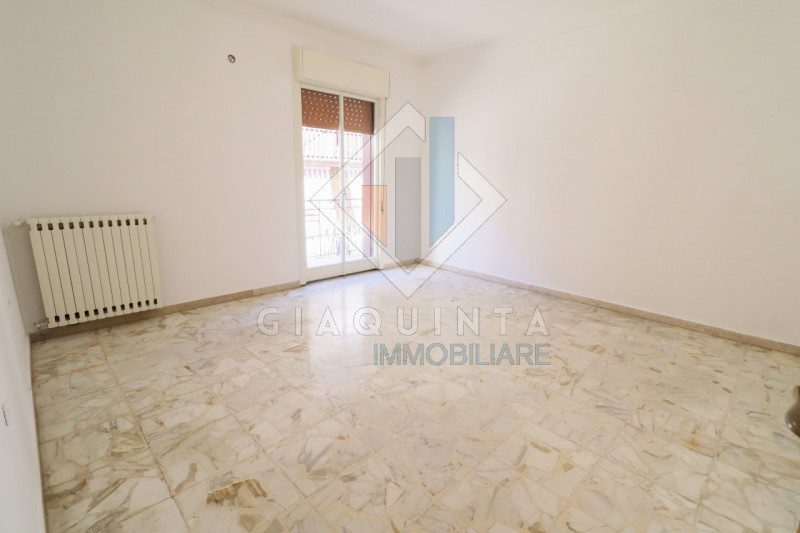 Immagine 3 di Appartamento in vendita  in via degli orti n.79 a Palagonia