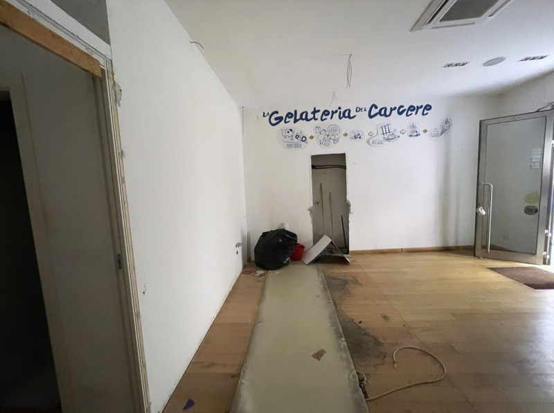 Immagine 3 di Negozio in vendita  in PIAZZA EREMITANI - RIVIERA DEI PONTI ROMANI RIF 4597 a Padova