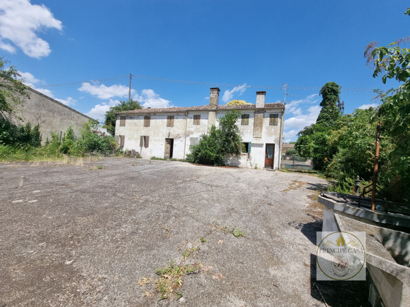 Immagine 2 di Casa indipendente in vendita  in via cremon a Megliadino San Vitale