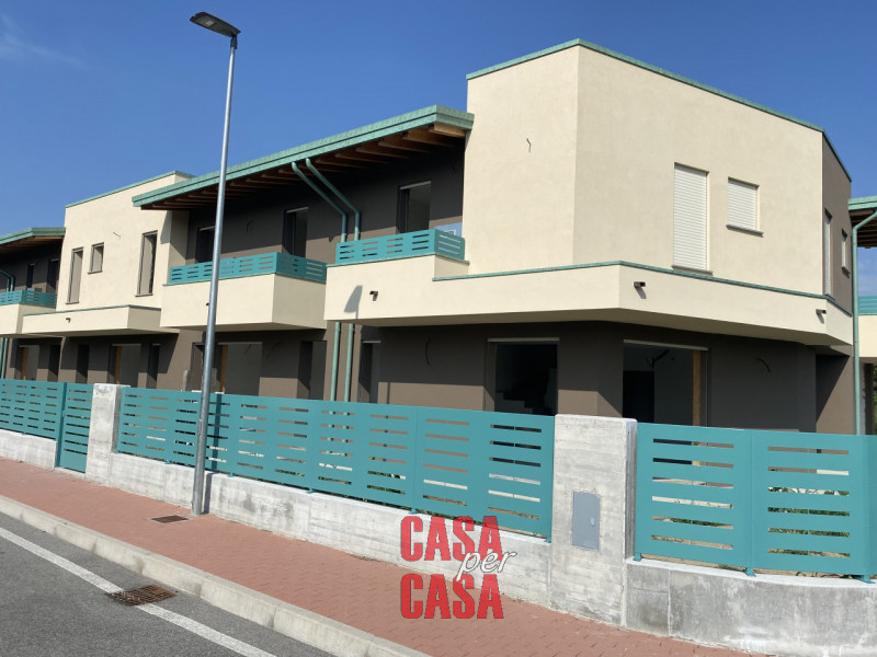 Immagine 6 di Casa bifamiliare in vendita  a Pernumia