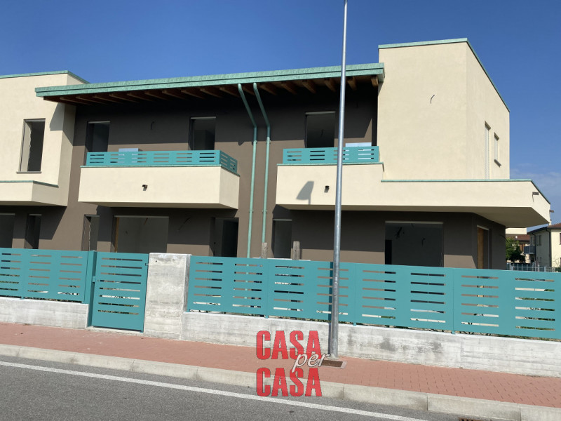 Immagine 7 di Casa bifamiliare in vendita  a Pernumia