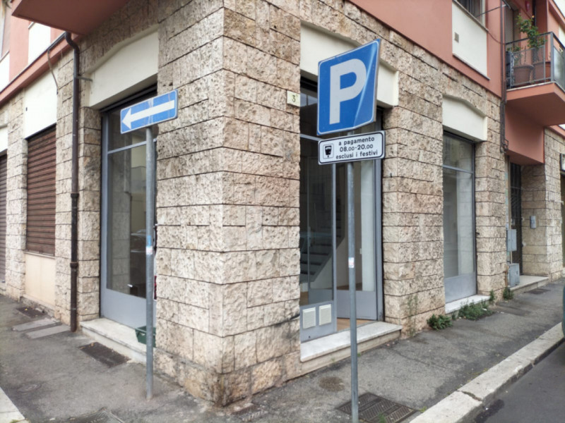 Immagine 5 di Negozio in vendita  in Via Pietro Gori a Terni