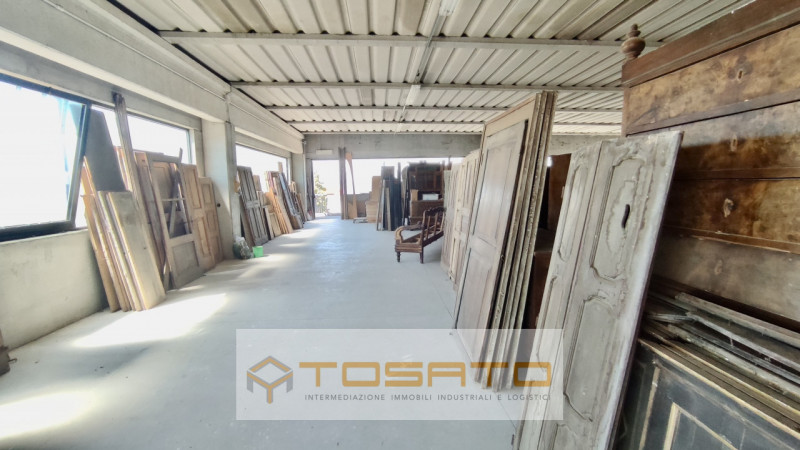 Immagine 2 di Capannone industriale in vendita  a Cerea