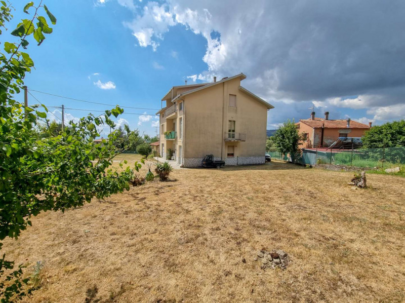 Immagine 2 di Casa indipendente in vendita  in Località Genghe a Carpegna