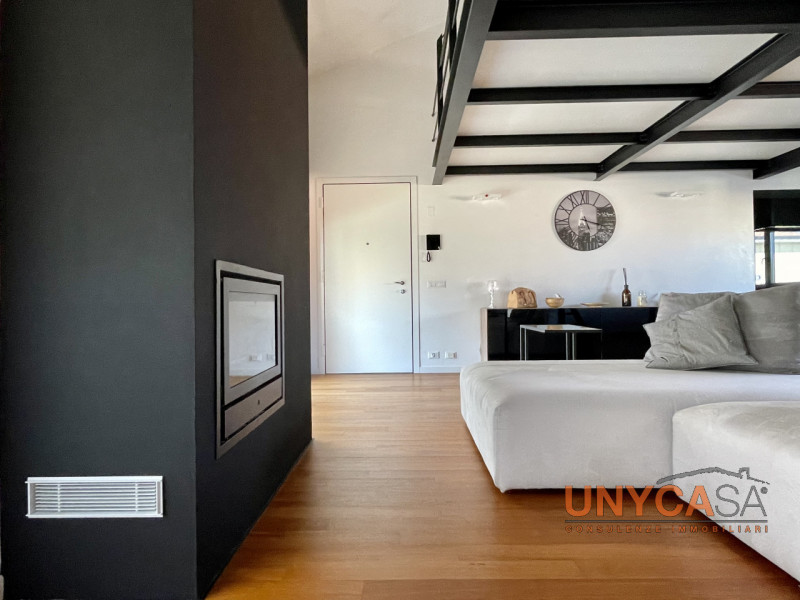 Immagine 3 di Attico in vendita  in Via Tintoretto a Selvazzano Dentro