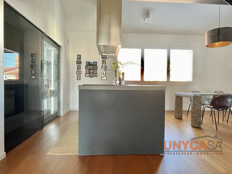 Immagine 7 di Attico in vendita  in Via Tintoretto a Selvazzano Dentro