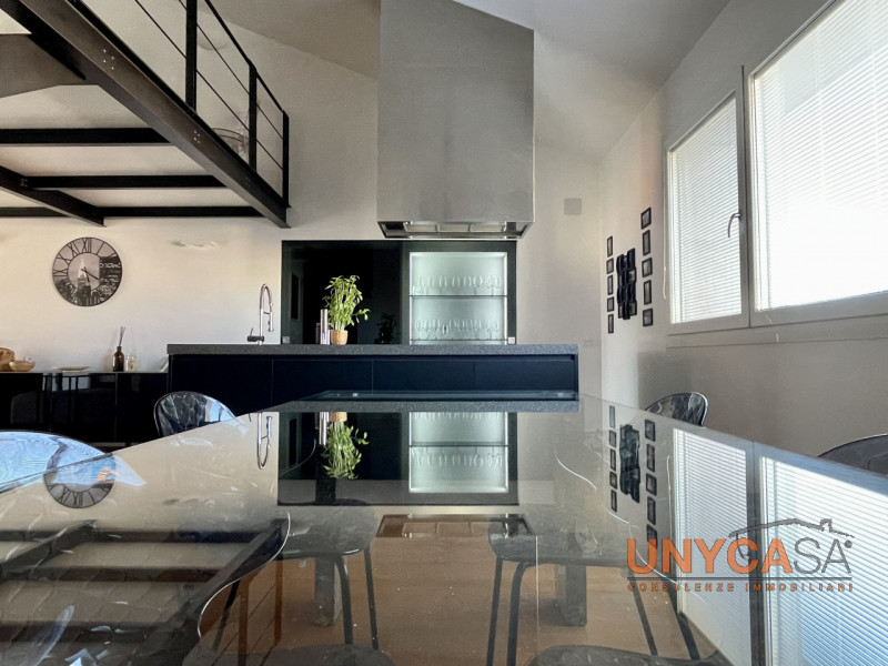 Immagine 10 di Attico in vendita  in Via Tintoretto a Selvazzano Dentro