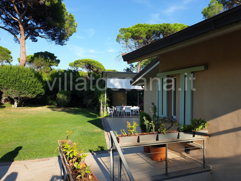 Immagine 4 di Villa in vendita  in Consorzio Pineta di Roccamare a Castiglione Della Pescaia