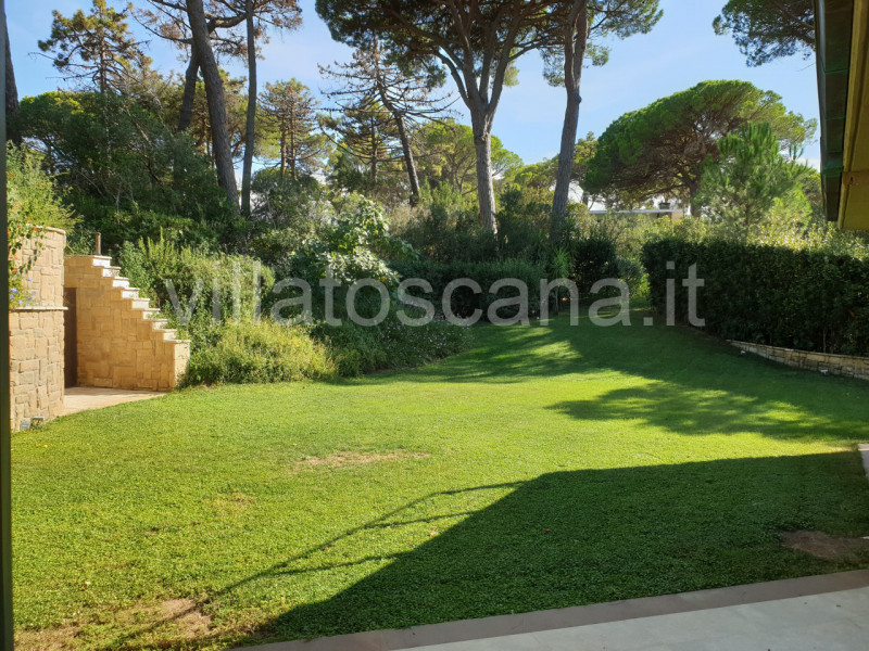 Immagine 18 di Villa in vendita  in Consorzio Pineta di Roccamare a Castiglione Della Pescaia