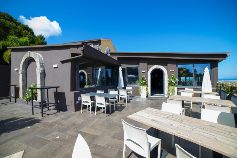 Immagine 7 di Hotel in vendita  in via fausto coppi a Pace Del Mela