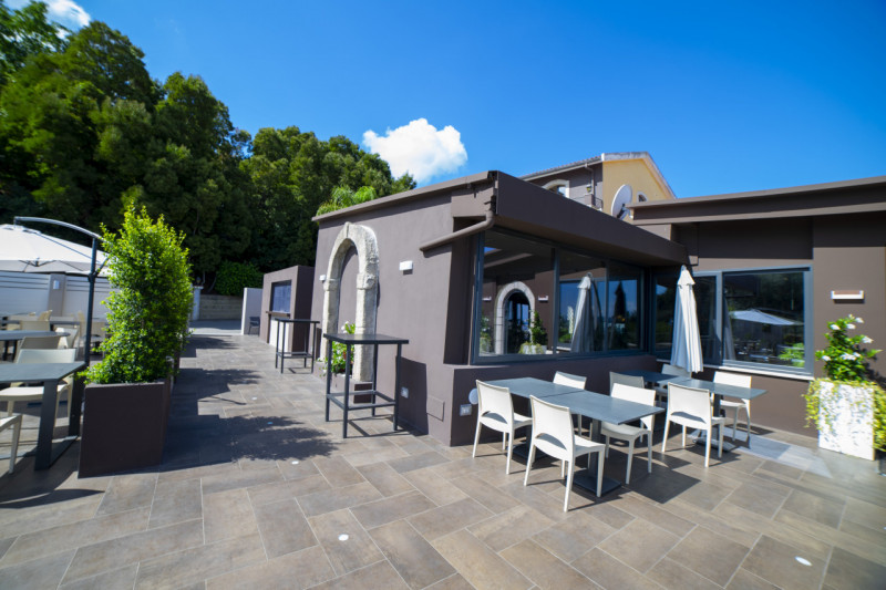 Immagine 8 di Hotel in vendita  in via fausto coppi a Pace Del Mela