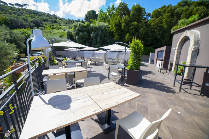 Immagine 9 di Hotel in vendita  in via fausto coppi a Pace Del Mela