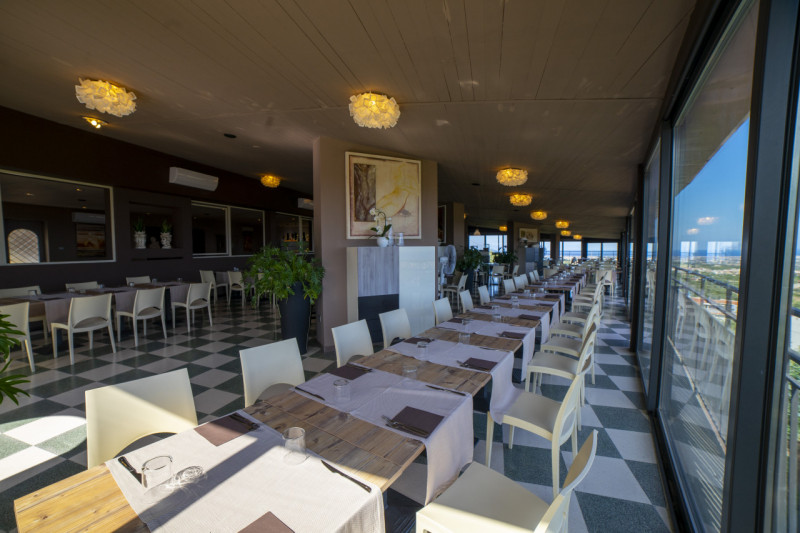 Immagine 13 di Hotel in vendita  in via fausto coppi a Pace Del Mela