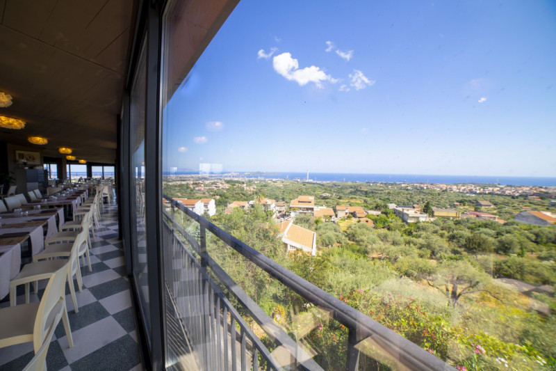 Immagine 14 di Hotel in vendita  in via fausto coppi a Pace Del Mela