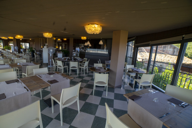 Immagine 18 di Hotel in vendita  in via fausto coppi a Pace Del Mela