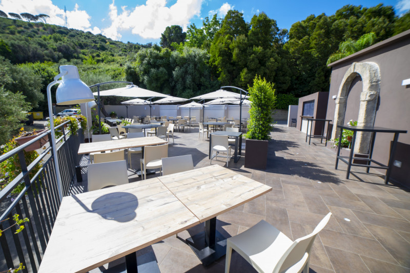 Immagine 41 di Hotel in vendita  in via fausto coppi a Pace Del Mela