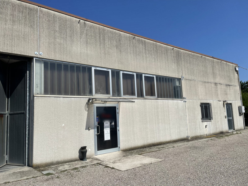 Immagine 2 di Capannone industriale in vendita  a Gonzaga
