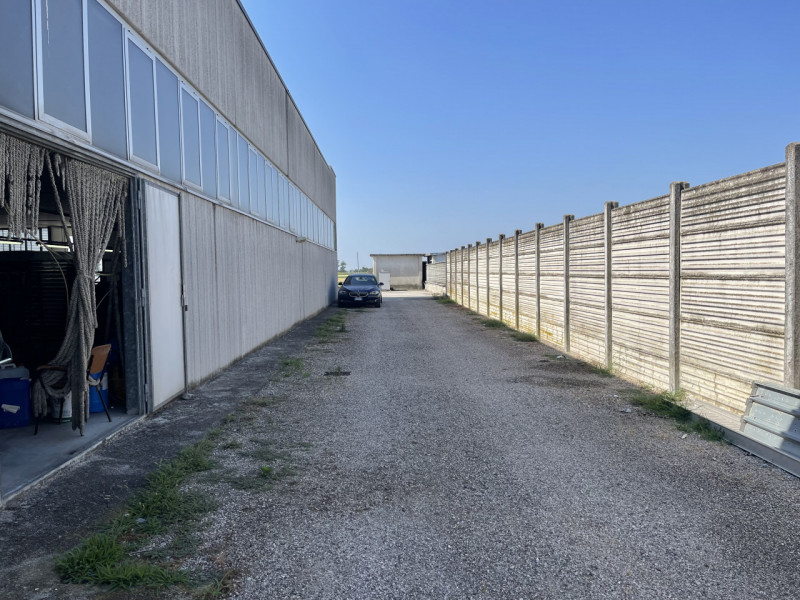 Immagine 27 di Capannone industriale in vendita  a Gonzaga