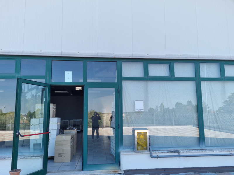 Immagine 2 di Negozio in vendita  in Via C. B Cavour n. 79 Este a Stanghella