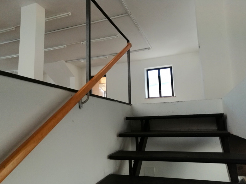 Immagine 5 di Negozio in vendita  in via Ritorta a Tuoro Sul Trasimeno