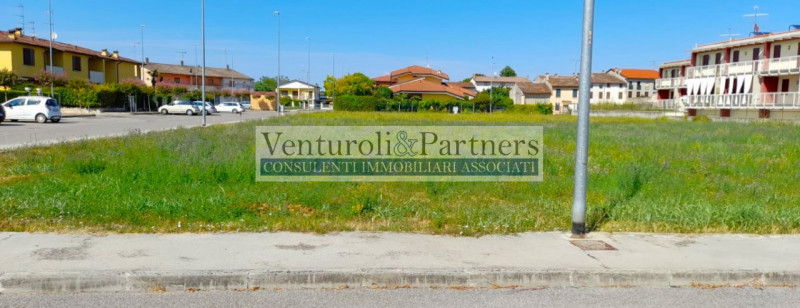 Immagine 3 di Terreno in vendita  in via carpenedolo a Medole