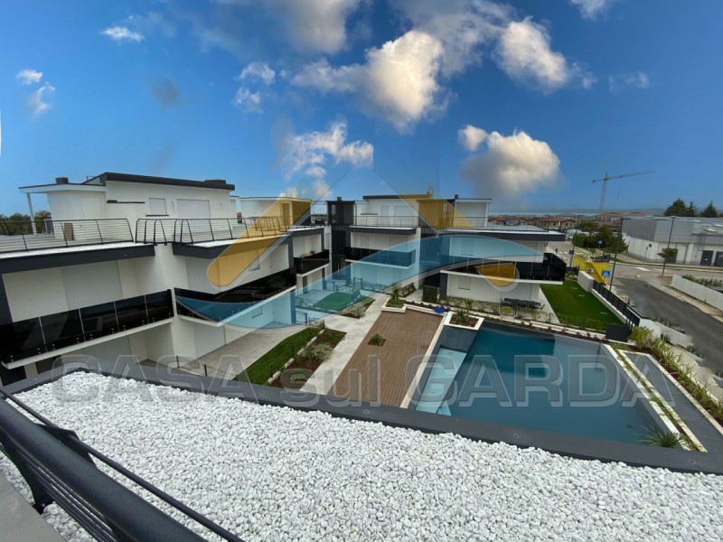 Immagine 2 di Appartamento in vendita  in Via Bell'Italia a Peschiera Del Garda