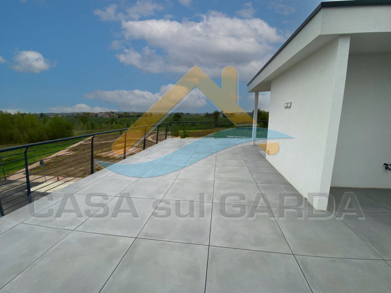 Immagine 5 di Appartamento in vendita  in Via Bell'Italia a Peschiera Del Garda