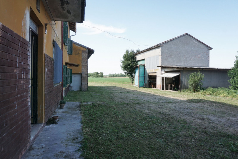 Immagine 43 di Rustico / casale in vendita  in Via Vittorina Nenni, 26/24 a Torrile