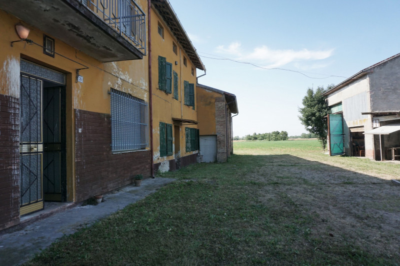 Immagine 44 di Rustico / casale in vendita  in Via Vittorina Nenni, 26/24 a Torrile