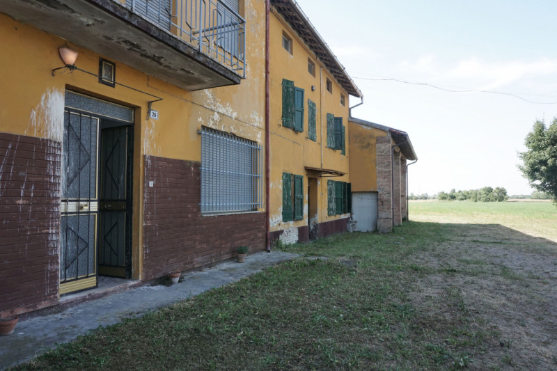 Immagine 45 di Rustico / casale in vendita  in Via Vittorina Nenni, 26/24 a Torrile