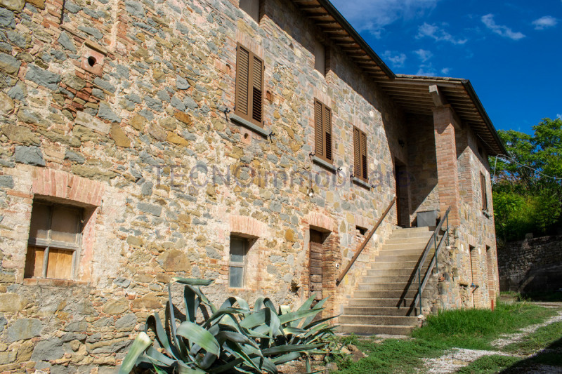 Immagine 2 di Rustico / casale in vendita  a Perugia