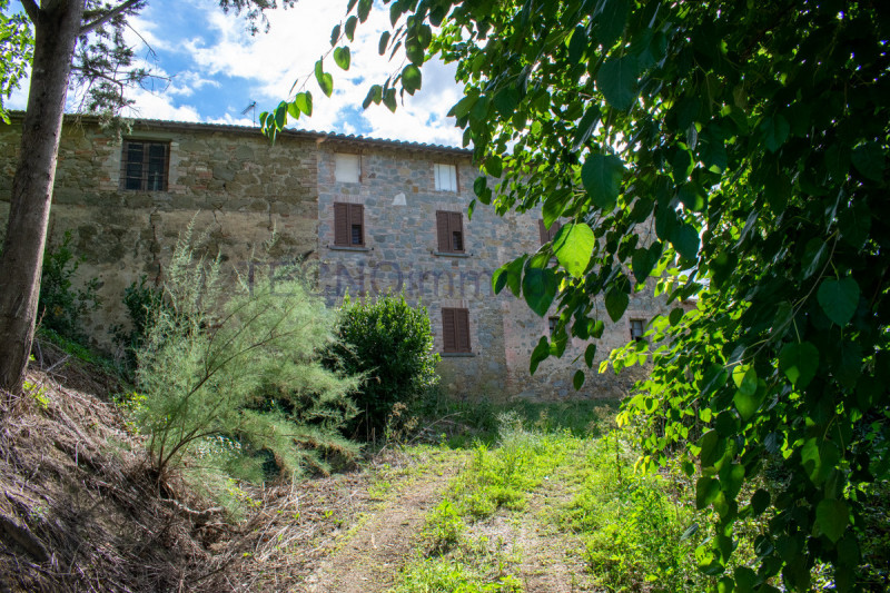Immagine 3 di Rustico / casale in vendita  a Perugia