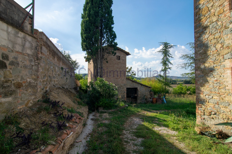 Immagine 12 di Rustico / casale in vendita  a Perugia