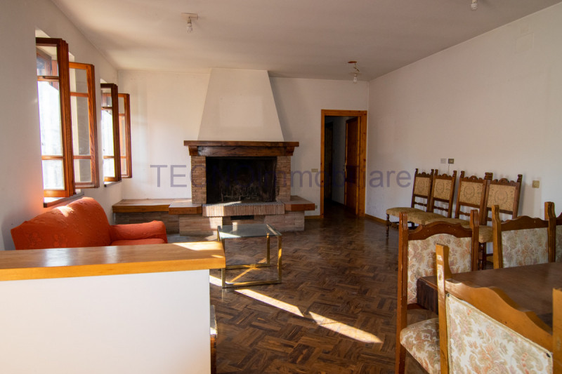 Immagine 15 di Rustico / casale in vendita  a Perugia