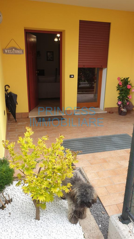 Immagine 1 di Appartamento in vendita  a Schio