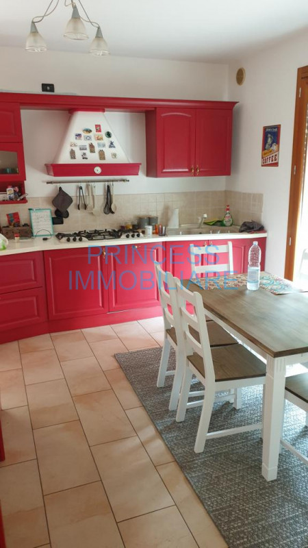 Immagine 3 di Appartamento in vendita  a Schio