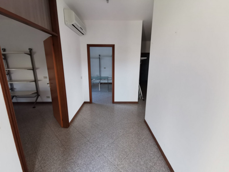 Immagine 5 di Ufficio in affitto  a Vigonza