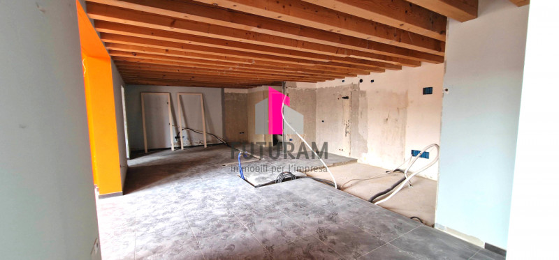 Immagine 3 di Negozio in vendita  in Piazza dei signori a Padova