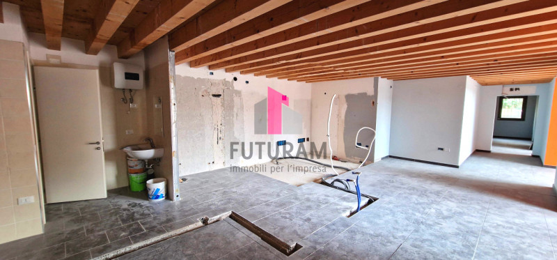 Immagine 4 di Negozio in vendita  in Piazza dei signori a Padova